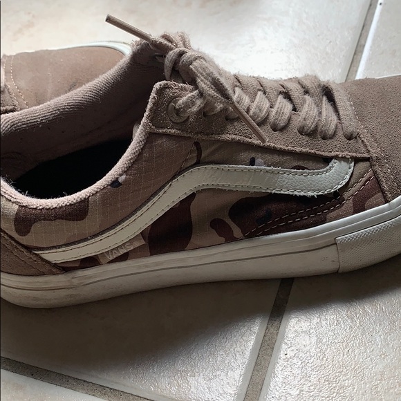 Vans - Picture 2 of 6